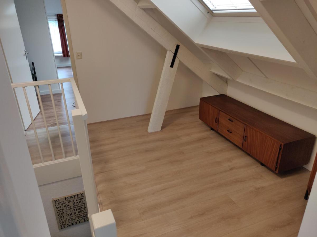 Vakantiehuis Achterhuis Ons Hoekje Houten Exteriör bild