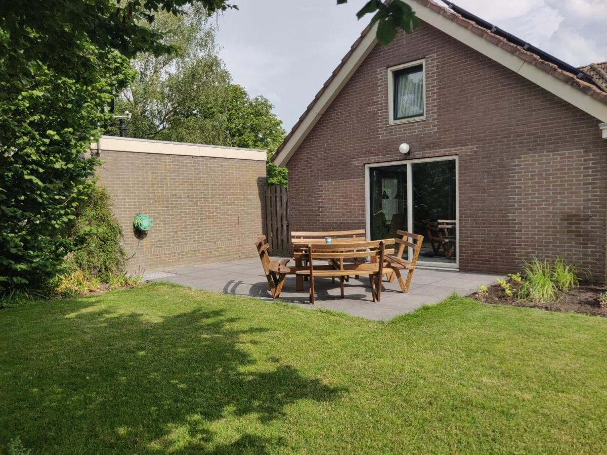 Vakantiehuis Achterhuis Ons Hoekje Houten Exteriör bild