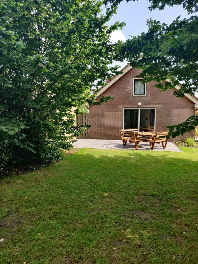 Vakantiehuis Achterhuis Ons Hoekje Houten Exteriör bild