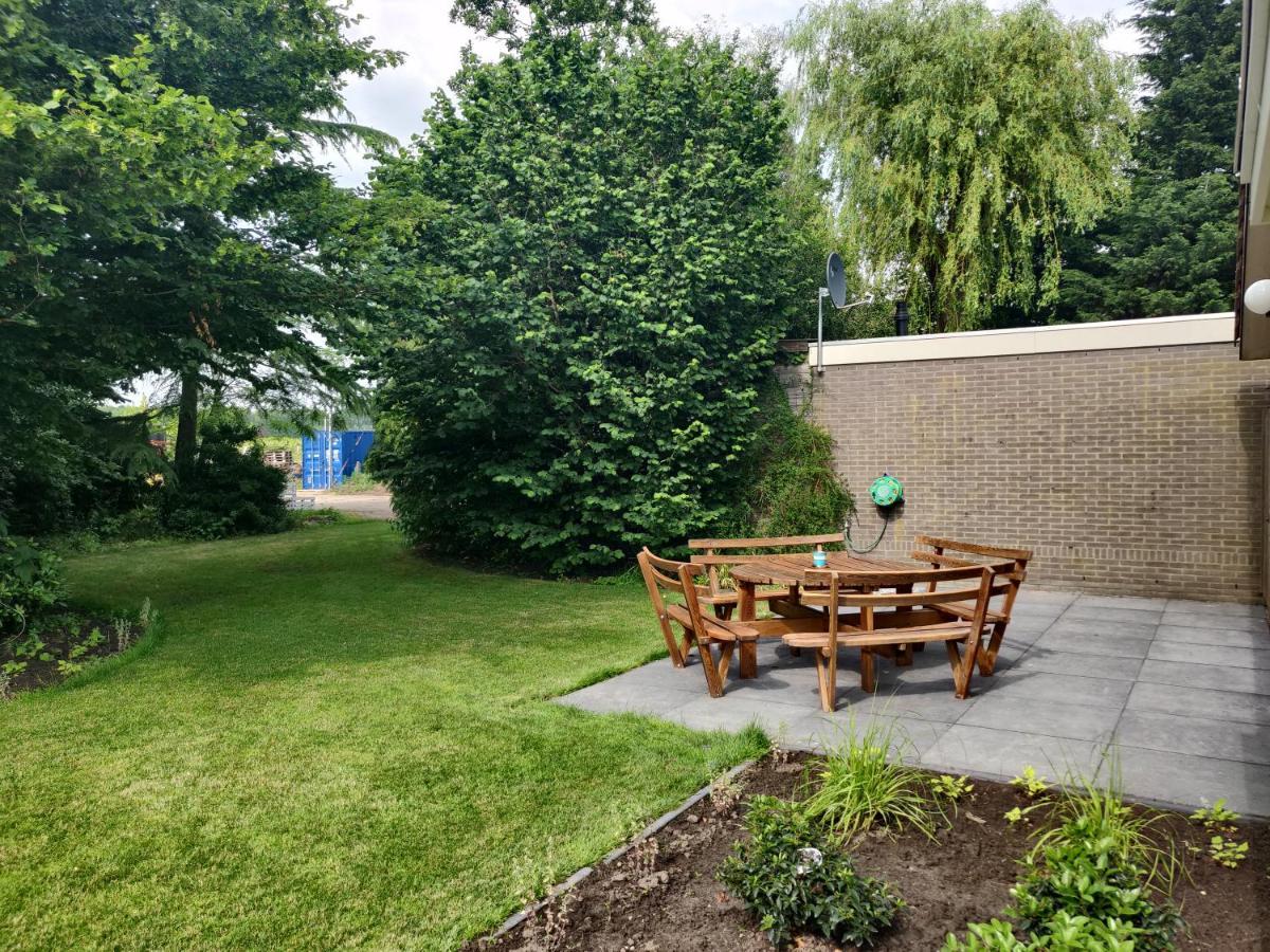 Vakantiehuis Achterhuis Ons Hoekje Houten Exteriör bild